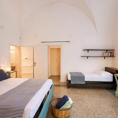 Holiday home Dimora Lustrelle Con Parco Privato