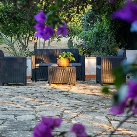 Dimora Lustrelle Con Parco Privato *