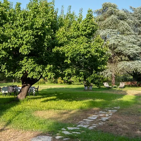 Сasa de vacaciones Dimora Lustrelle Con Parco Privato *