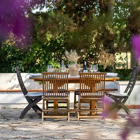 Holiday home Dimora Lustrelle Con Parco Privato