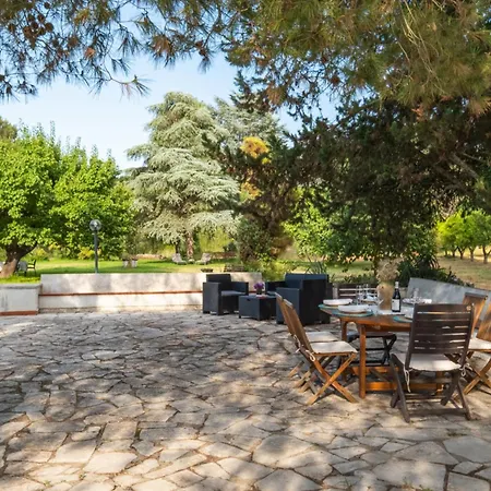 Dimora Lustrelle Con Parco Privato