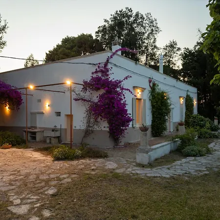 Dimora Lustrelle Con Parco Privato * Cutrofiano